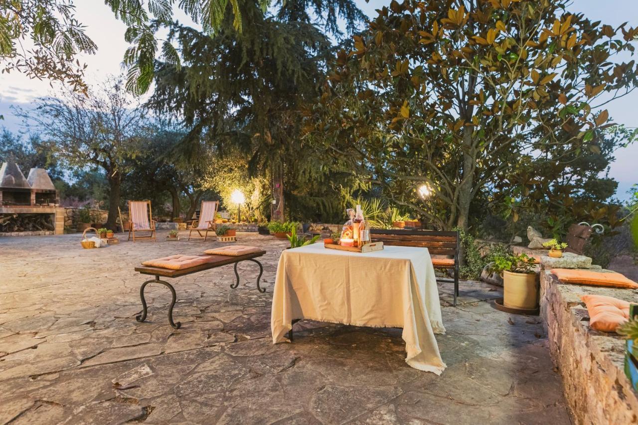 Trulli Country House Carla'S Secret Castellana Grotte Exterior foto